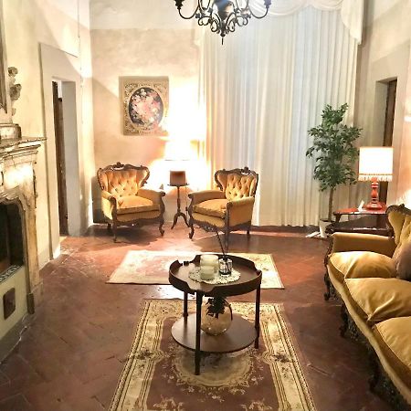 Suite Romantica Con Giardino In Dimora Storica - Camera E Appartamento - B&B Palazzo Robicci Кастилион Фиорентино Екстериор снимка