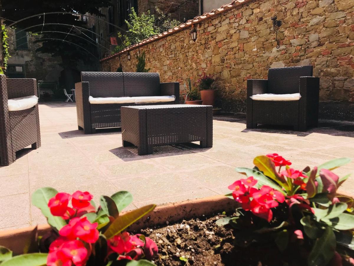 Suite Romantica Con Giardino In Dimora Storica - Camera E Appartamento - B&B Palazzo Robicci Кастилион Фиорентино Екстериор снимка