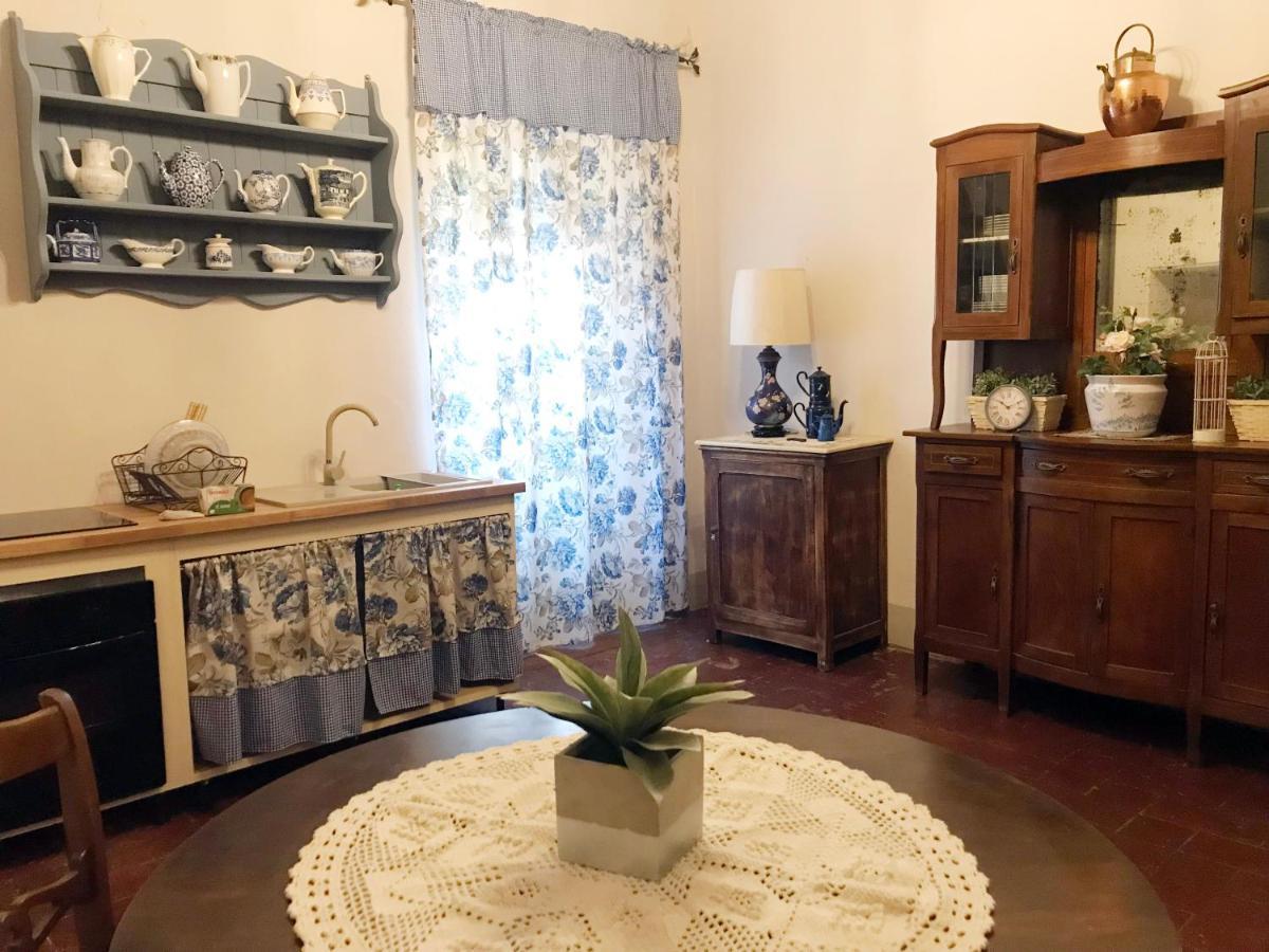 Suite Romantica Con Giardino In Dimora Storica - Camera E Appartamento - B&B Palazzo Robicci Кастилион Фиорентино Екстериор снимка